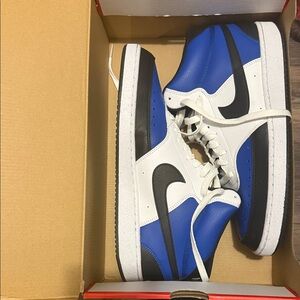 Nike Men's Black, Blue, and White Sneakers